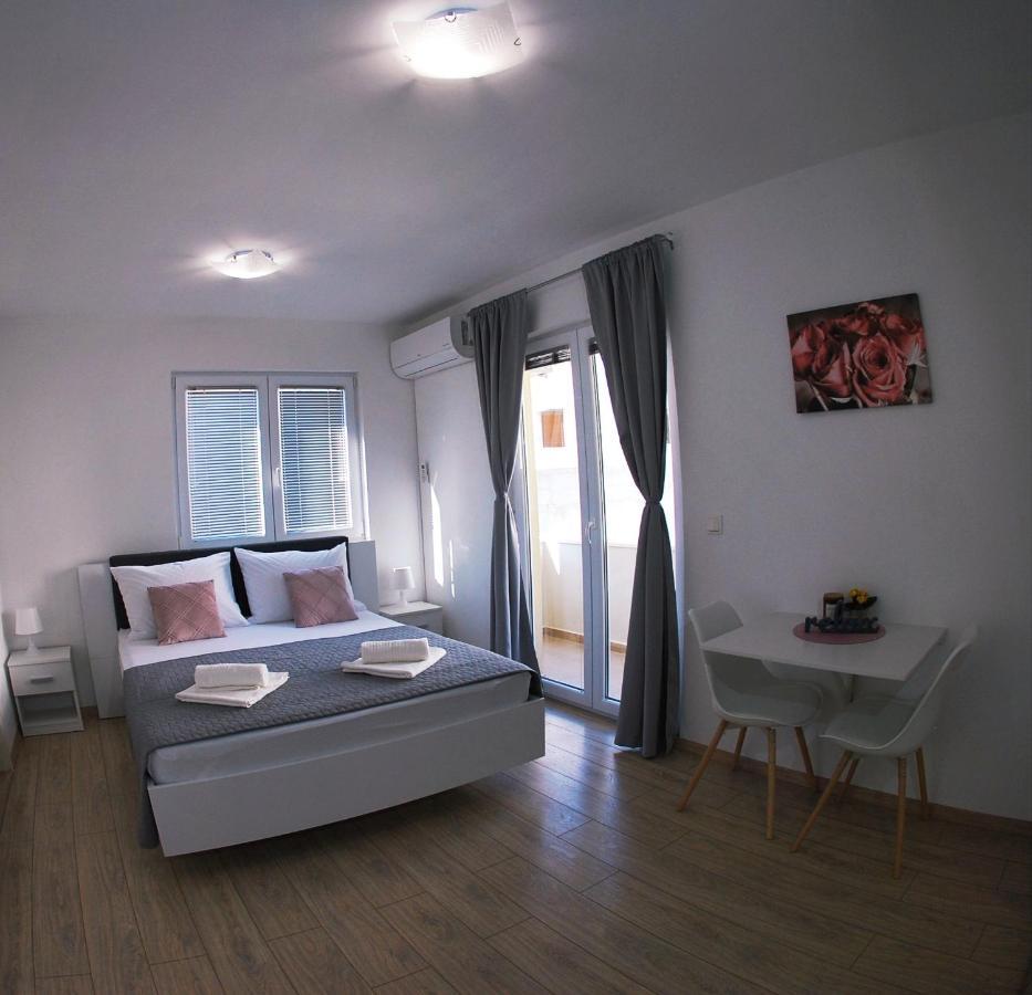Apartmani Josipa Baška Voda Екстериор снимка