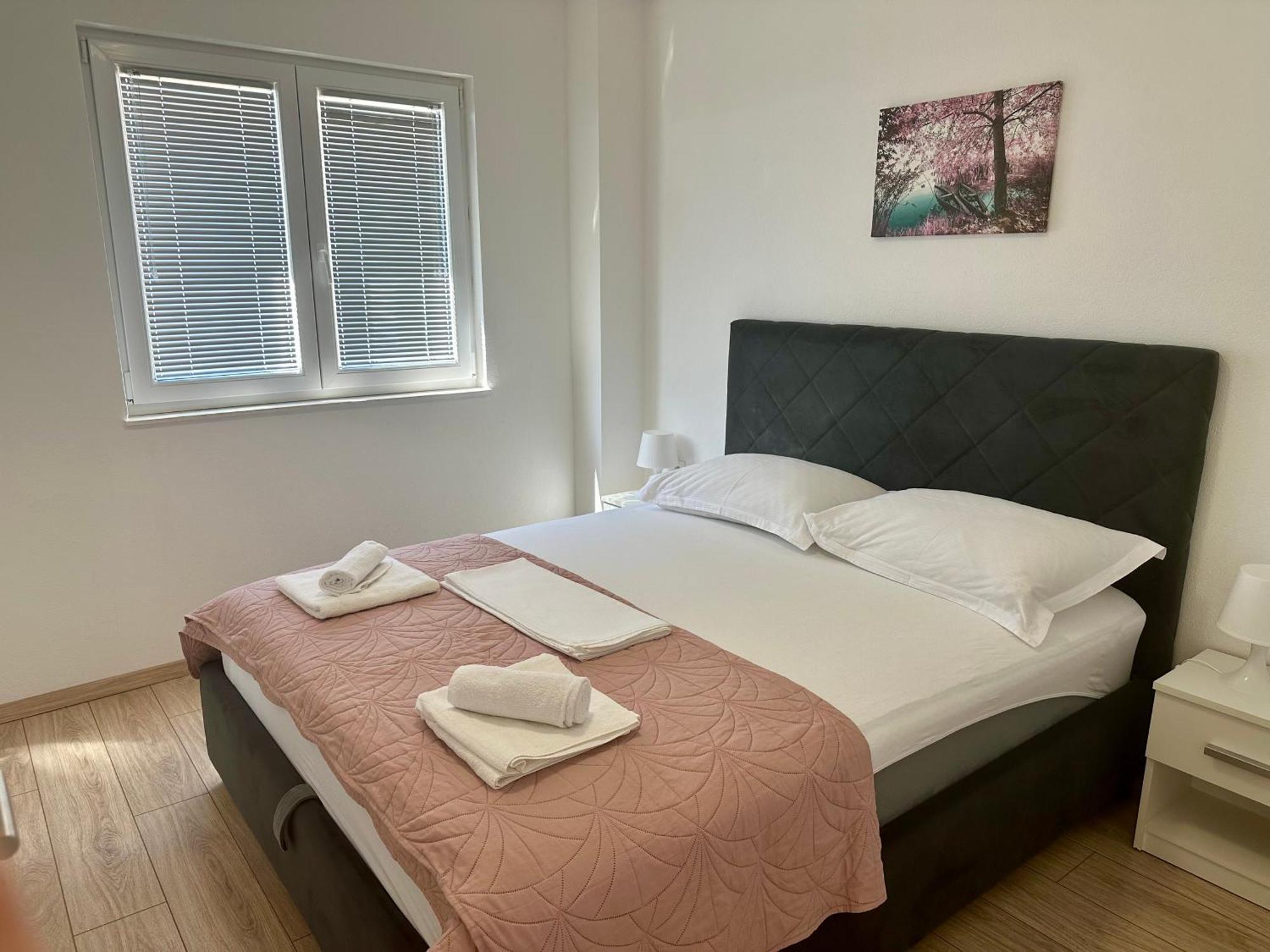 Apartmani Josipa Baška Voda Екстериор снимка