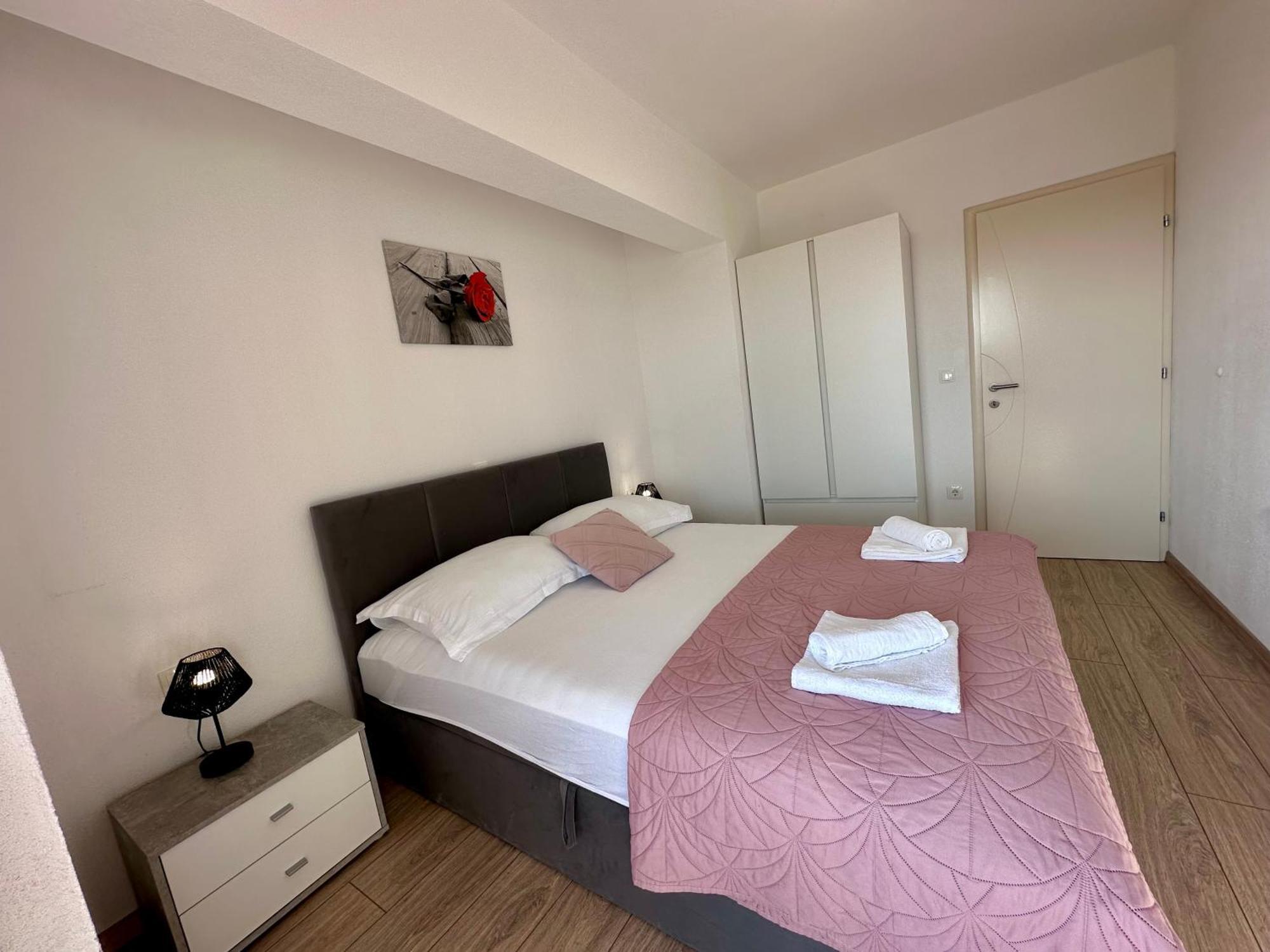 Apartmani Josipa Baška Voda Екстериор снимка